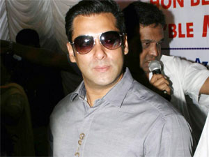 Salman Khan gets entrapped in legal tangle